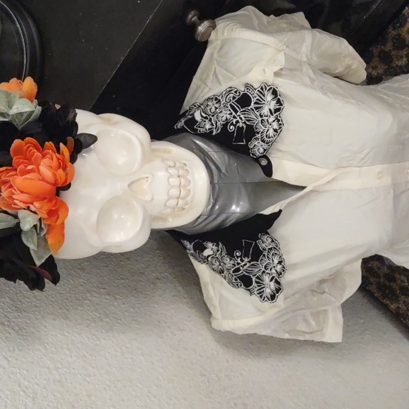 Alice in wonderland embroidered top - Picture 14 of 16